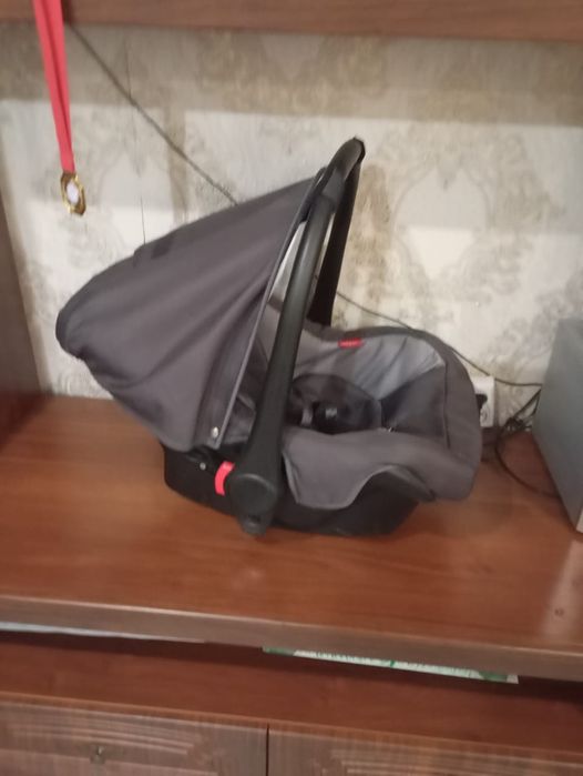 Продам польскую колляску 3&1