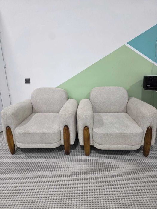 Продаётся ягкая мебель (два кресла, один диван) комплект