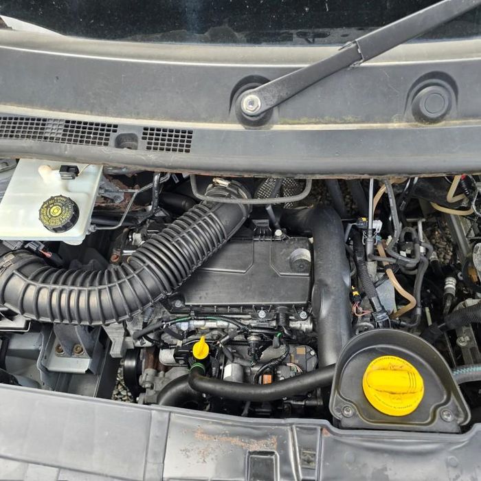 Dezmembrez bus duba marfa M9T-870 2.3 dci 6+1T Opel Movano B 2.3 dci M