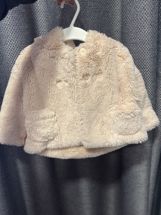 Geaca next bebe 6-9 luni cu gluga si urechiuse