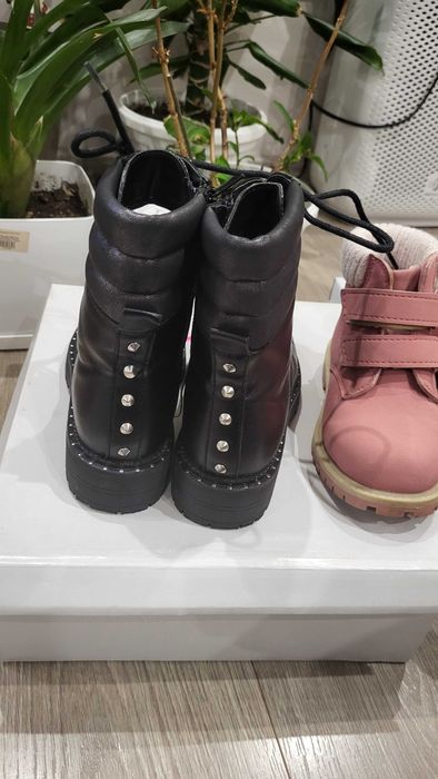 Продавам детски ботушки