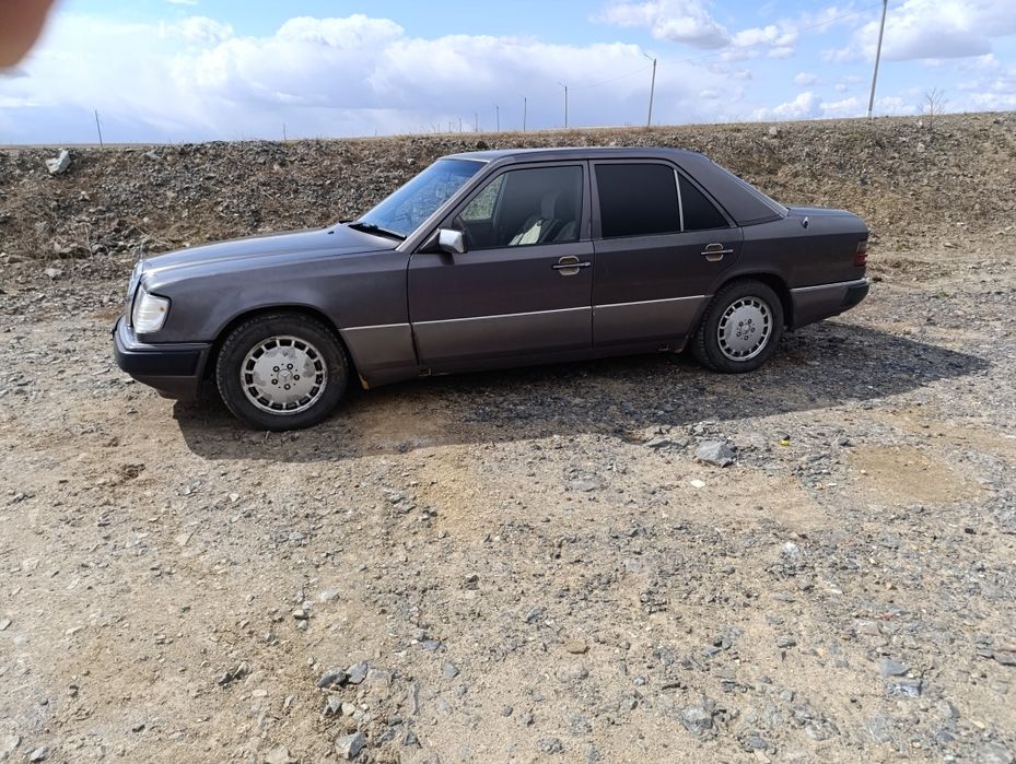 Продам Мерседес 124