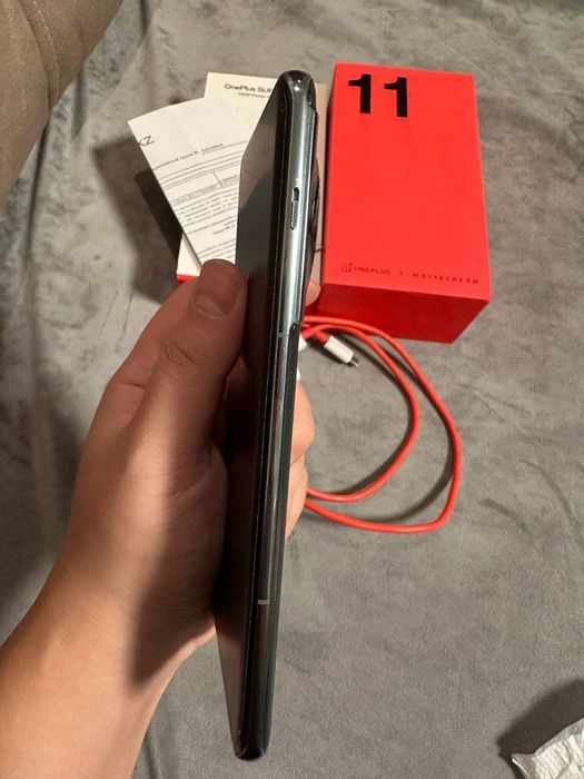 Продам oneplus 11 5G