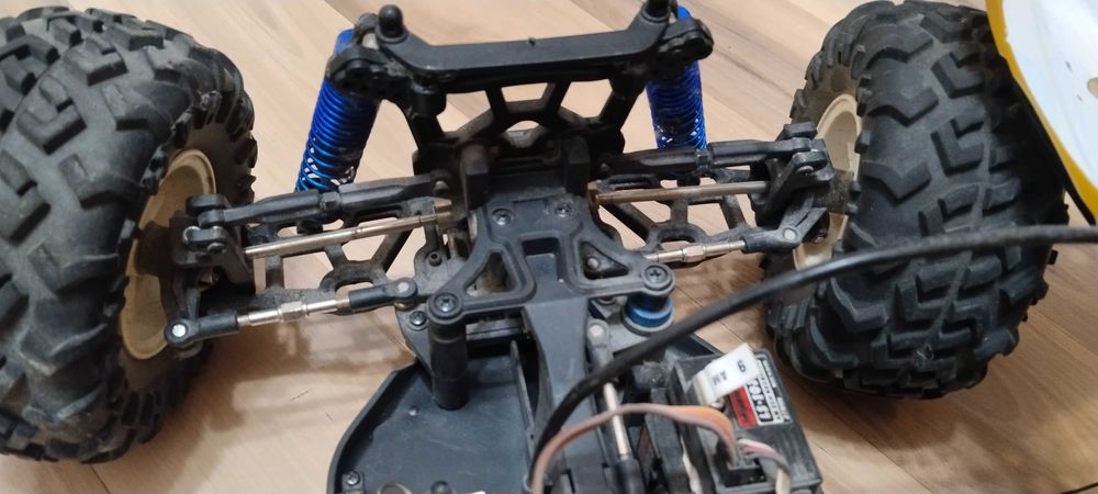 Продам радиоуправляемый джип