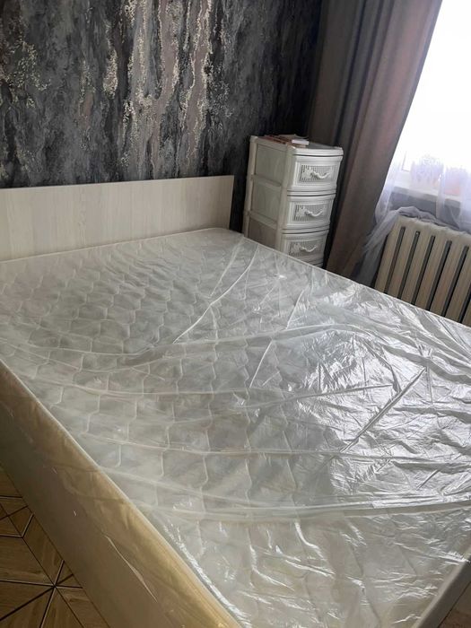 Матрас сатылады. Жаңа. Размері 160*200. Тек қана матрас