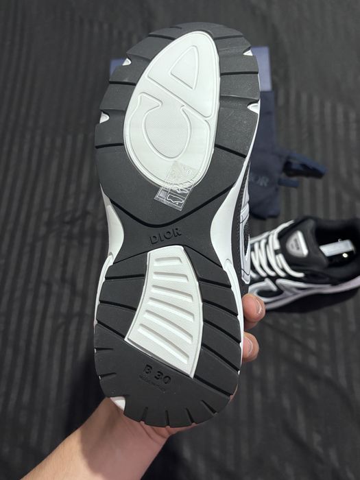 Dior B30 Black & White