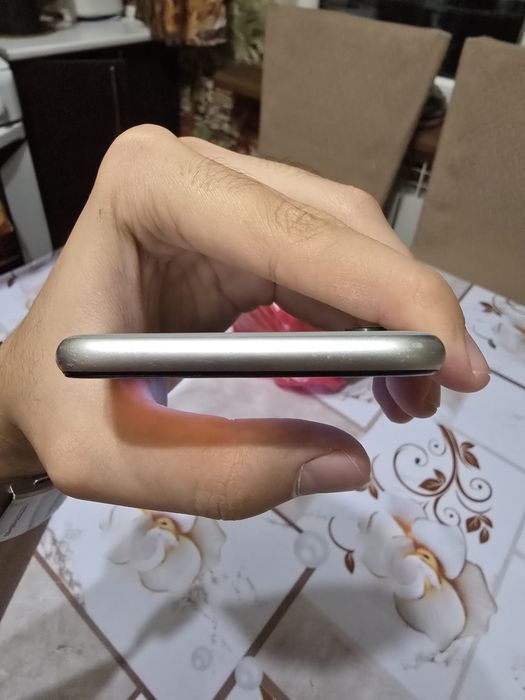Продам iPhone 6s