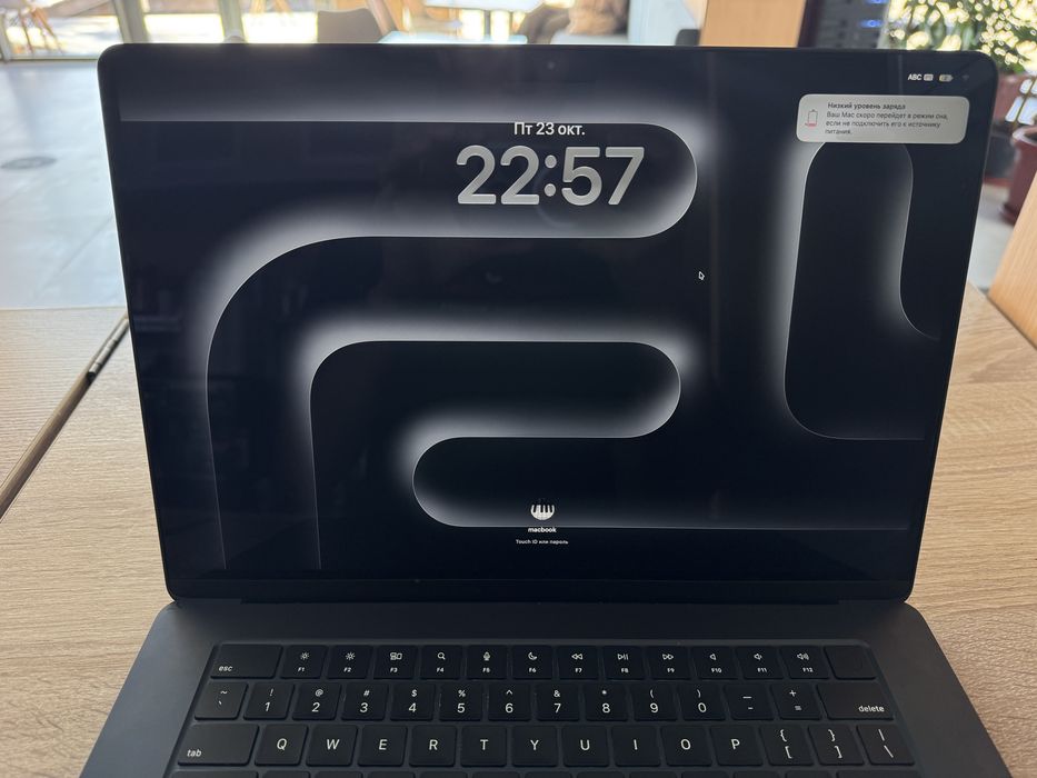 Macbook air m2 15,3