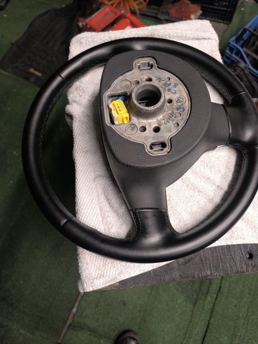 Volan piele original Golf 5 Jetta 3 Golf 5 plus Touran Polo 9n