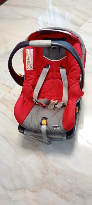 Scoica cu isofix Chicco