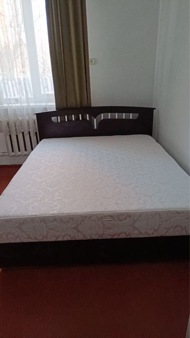 Кровать в хорошем состоянии