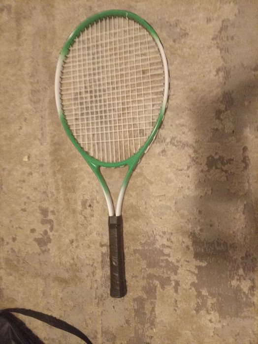 Rachetă de tennis