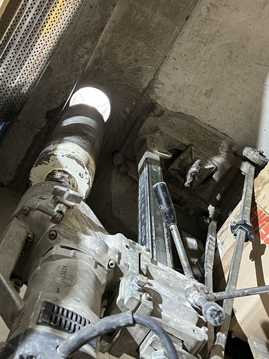 Gaura hota, carotare beton