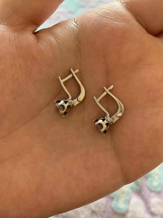 Серьги из серебра с камнями