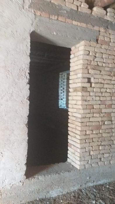 Galosiyoga rabotqozi qishloğida 8 sotixli uchastka sotiladi .