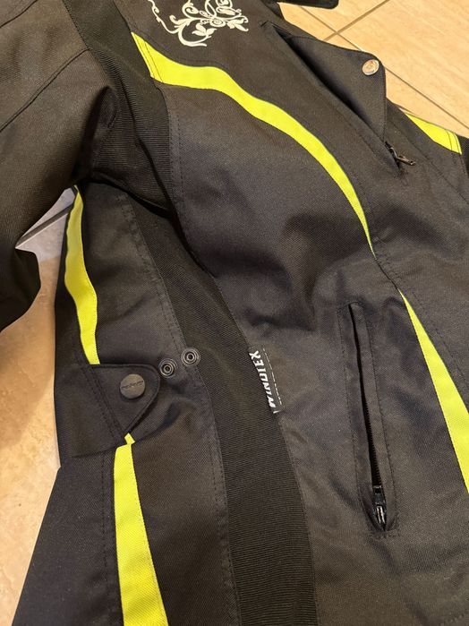 Geaca moțo cu protecții pentru femei