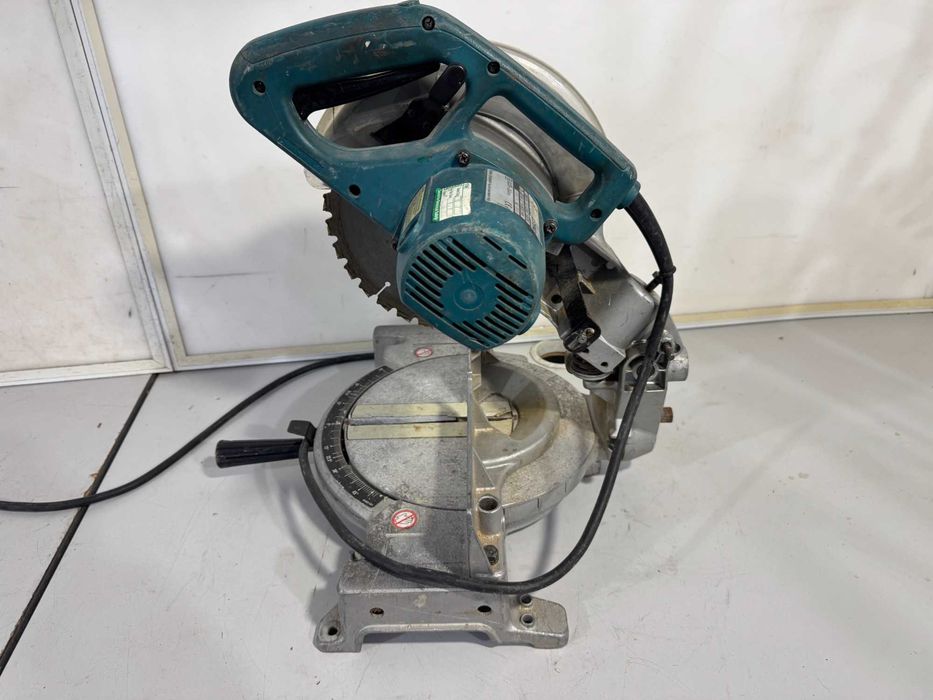 Циркуляр пендула - Makita LS1040/ 1650 W / 255 mm