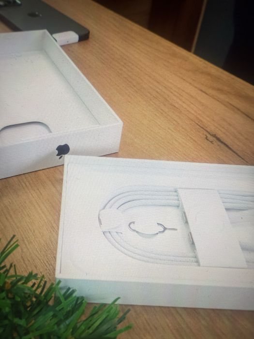 Продам срочно айфон 16про макс