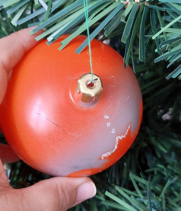 Красивая Елочная игрушка