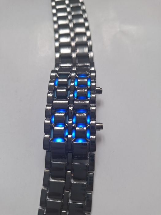 два мъжки метални часовника - 21см дължина