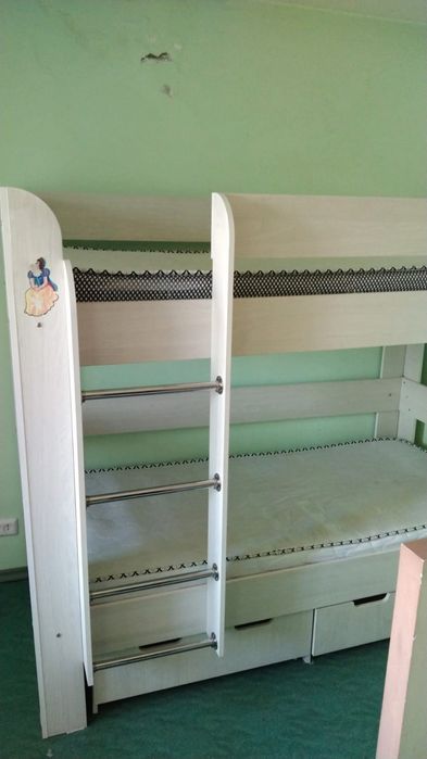Продам двухъярусную кровать