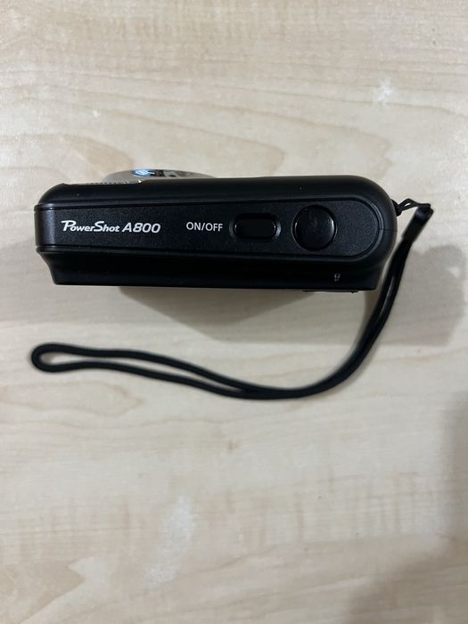Cameră foto compactă CANON PowerShot A800, impecabilă, funcționează cu 2 baterii AA