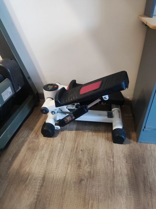 Бягаща пътека степер