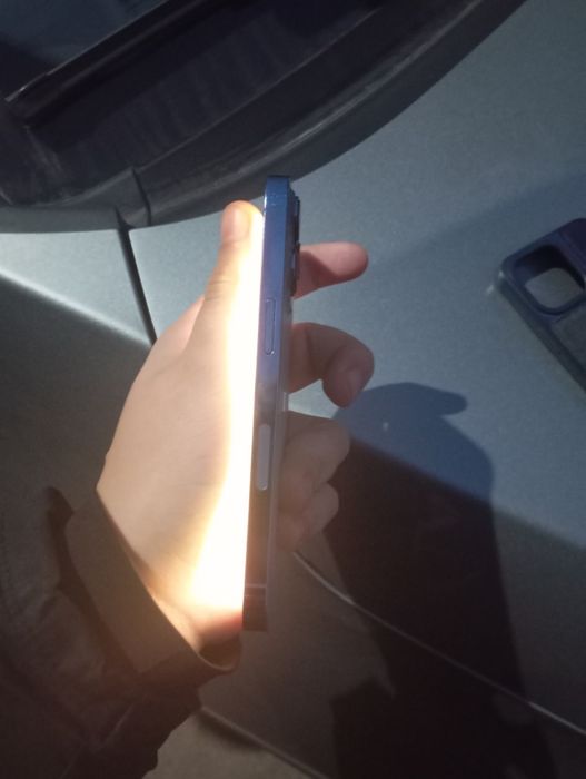 iPhone 13pro в хорошем состаяние