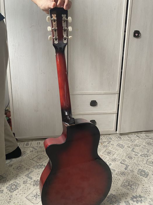 Гитара акустическая