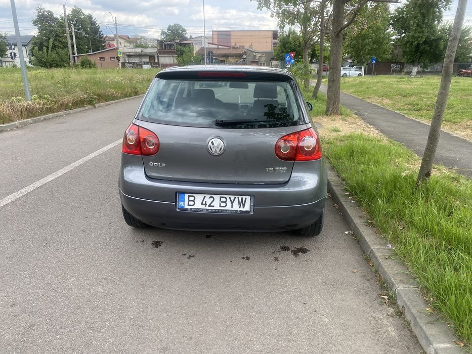 Vand golf 5 anul 2004 in perfecta state de functionare