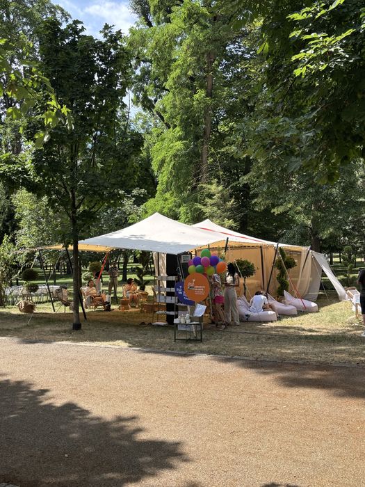 Scaune mese evenimente Arcada foto scara sampanie frapiere scaune decoratiuni si corturi evenimente