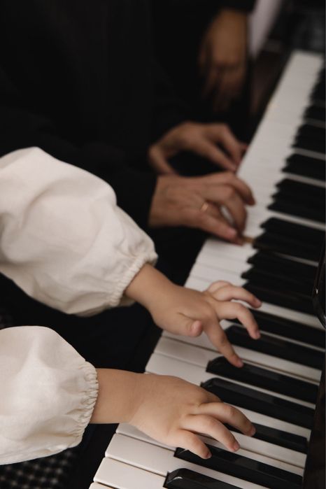 Lecții de Pian pentru Copii & Adolescenți