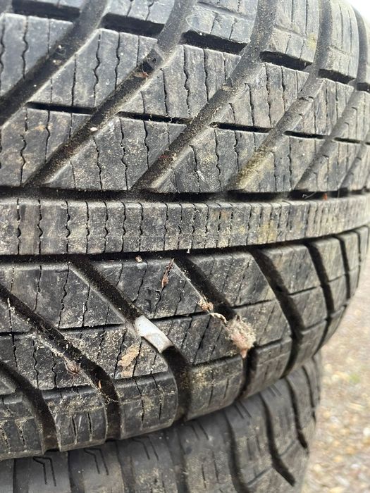 Cauciucuri iarna 225 50 17