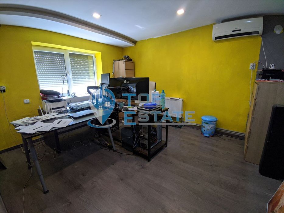 Едноетажна реновирана къща с голям двор в село Павел