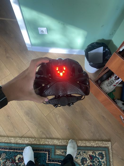 шлем абсольютно новый