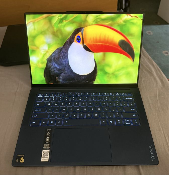 Lenovo Yoga Slim 7 14Q8X9 (Snapdragon X Elite X1E78100, 32 GB RAM, 1TB, Touch)