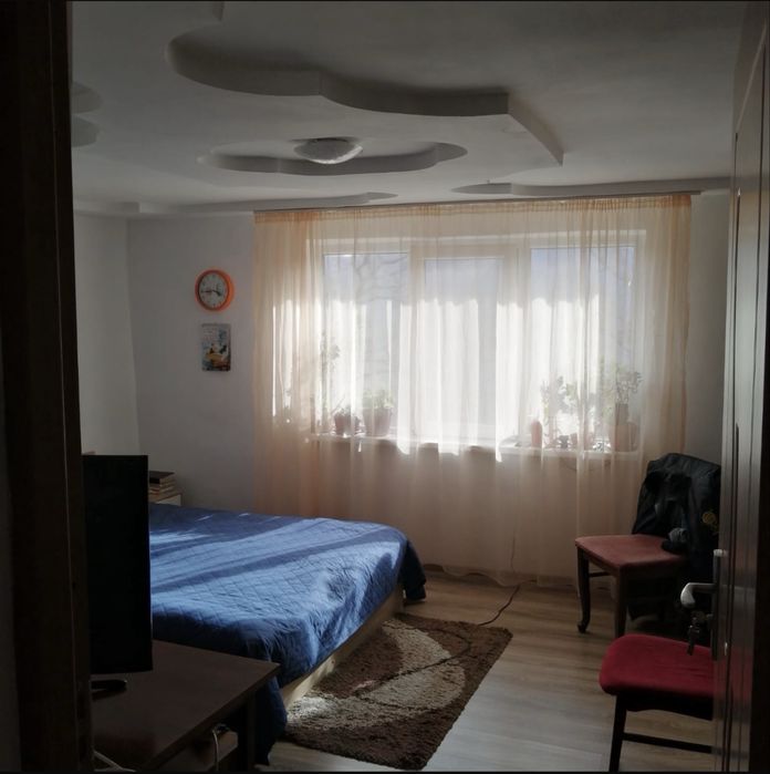 Vand teren zona de deal 9,5 Ha, si Casa de Vacanta