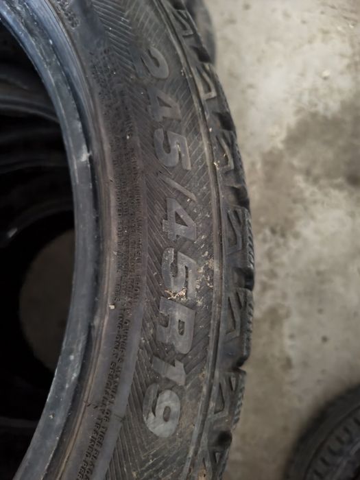 Продам зимние шины 245/45/19