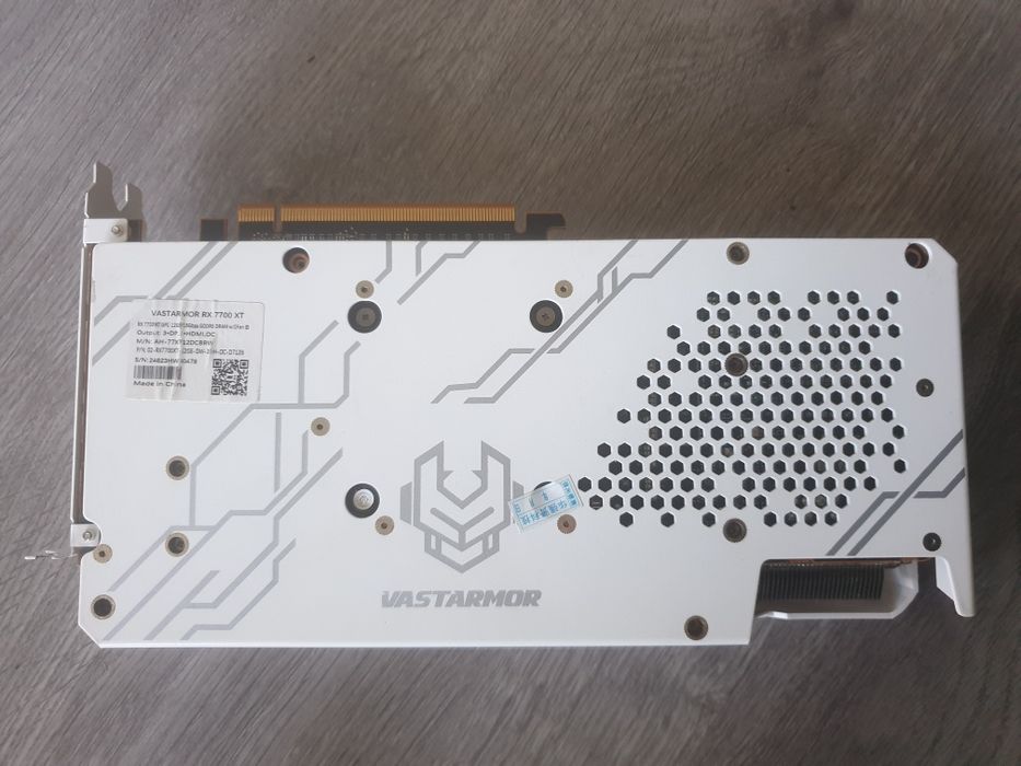 Продам видеокарту amd radeon  rx 7700xt 12gB