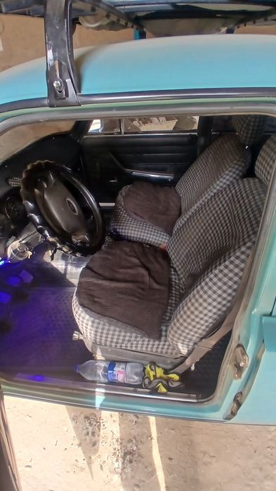 Vaz 2102 sotiladi