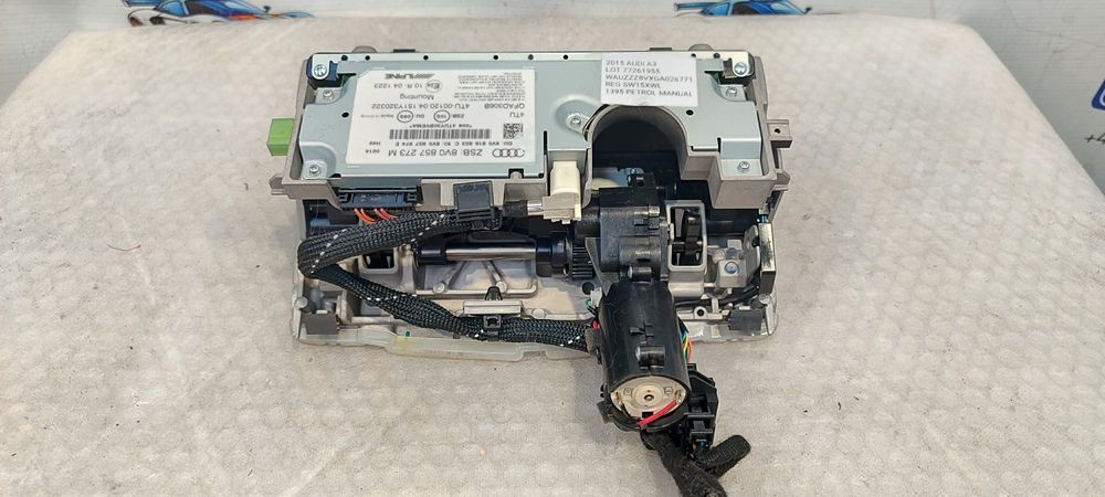 DISPLAY CENTRAL MULTIMEDIA / ECRAN RETRACTABIL MMI AUDI A3 8V 2015 / 2012–2016 / COD OEM 8V0 857 273 M / 8V0857273M (5E2)
