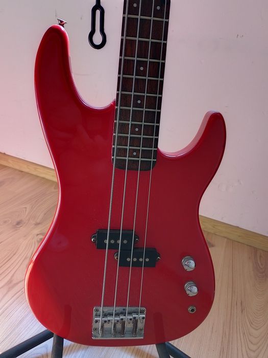 Бас китара Hohner