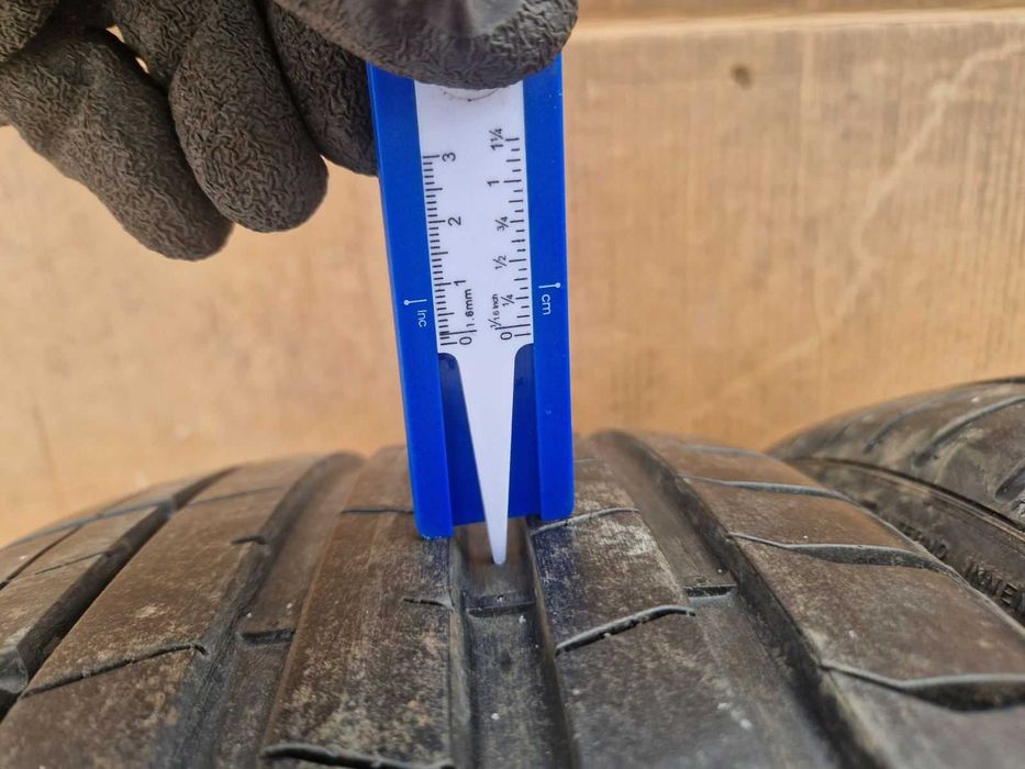 2 Pirelli R19 245/40 Летни гуми  DOT1821