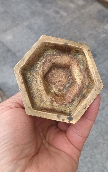 Statuie veche din Bronz