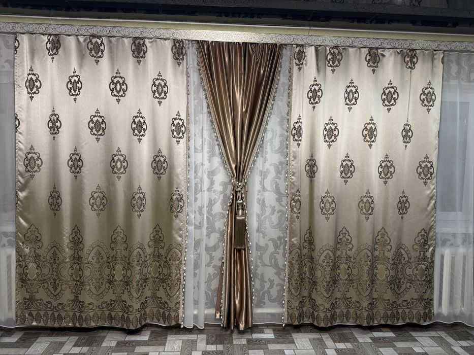 продам шторы б/у на гостинную