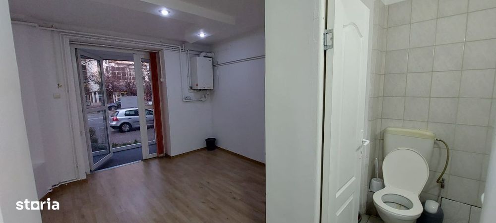 De inchiriat spatiu comercial/ birouri 40 mp - zona Poli 2