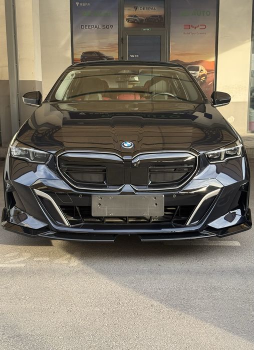 Bmw i5 40L 2025-Yil Body Kit R20 diska Full M Paket Tayyor moshina toz