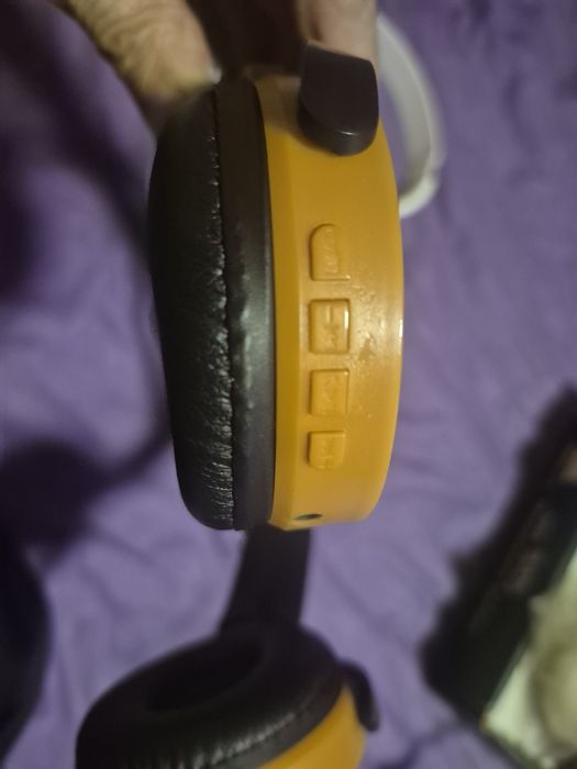 Наушники беспроводные Sony.