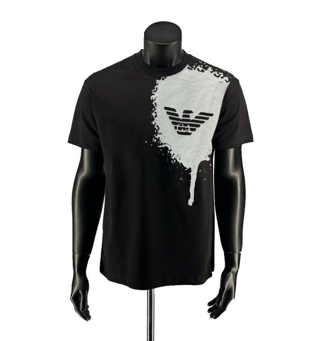 Emporio Armani тениски в черен вариант - ТОП модел за сезона ! ! !