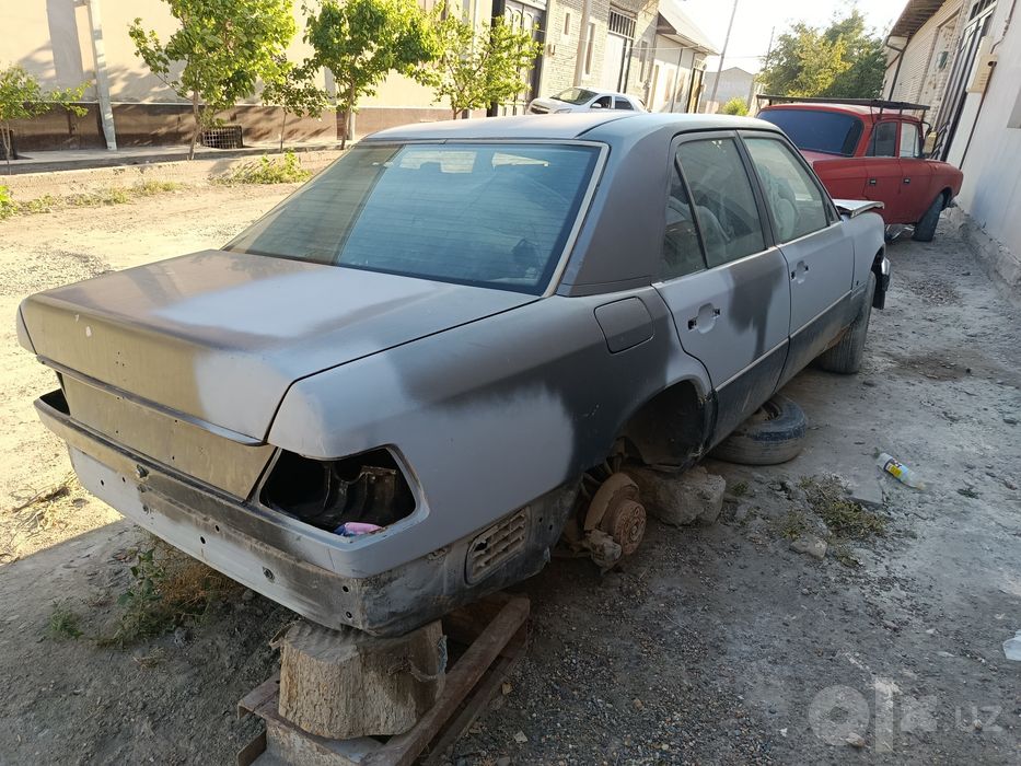 Mersedes benz 124  zapchastlari va kuzovi sotiladi